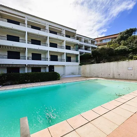 La Baie Climatise, Vue Mer, Pour 4 Personnes Avec Piscine Sur La Presqu'ile De Giens A Hyeres