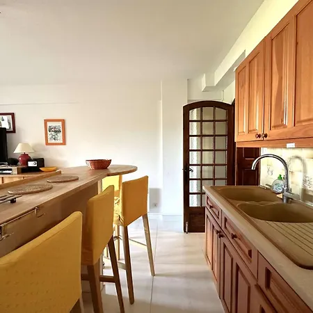Apartment La Baie Climatise, Vue Mer, Pour 4 Personnes Avec Piscine Sur La Presqu'ile De Giens A