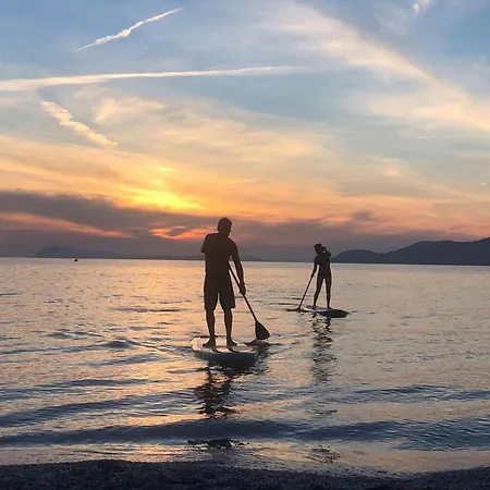 Apartment La Baie Climatise, Vue Mer, Pour 4 Personnes Avec Piscine Sur La Presqu'ile De Giens A Hyeres